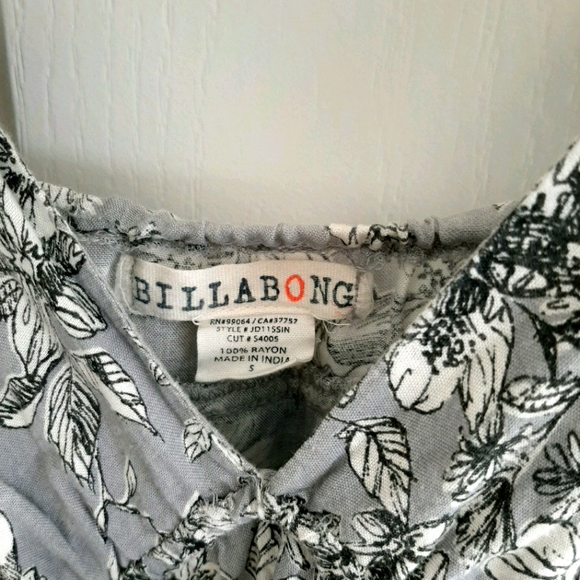 Billabong layered ruffle Top - Picture 3 of 3